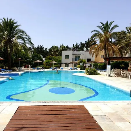 Gardens - 1br Near Pool, 5 Mins To And Shops * Pafos