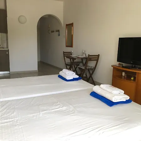 Gardens - 1br Near Pool, 5 Mins To And Shops Pafos