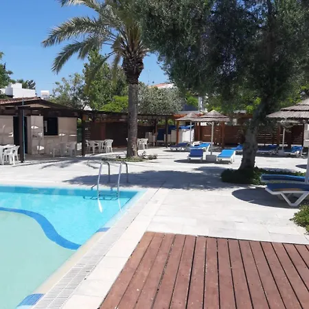Sunny Garden By & Pool -
