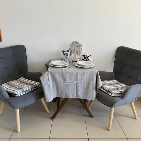 Gardens - 1br Near Pool, 5 Mins To And Shops *