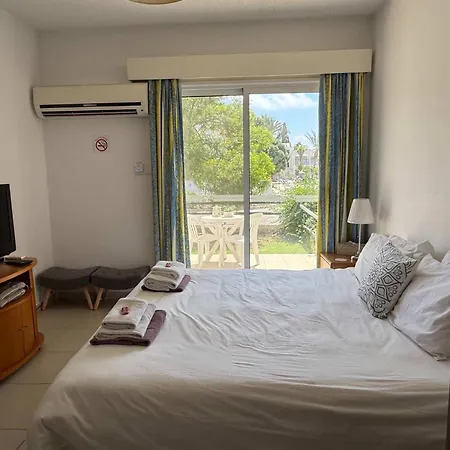 Gardens - 1br Near Pool, 5 Mins To And Shops 아파트